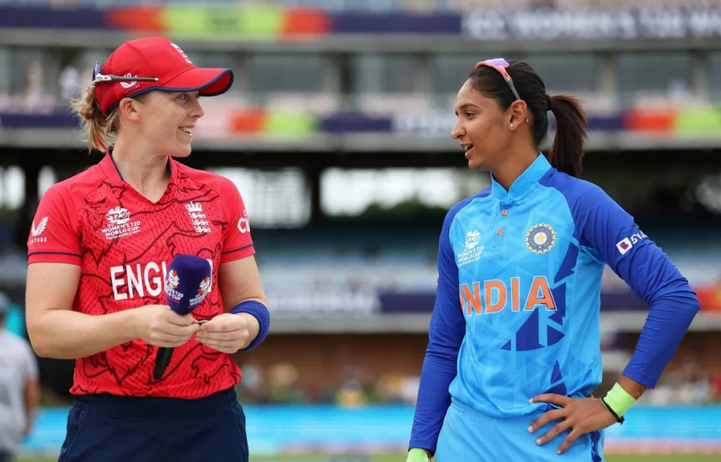 महिला T20 श्रृंखला: टॉस से पहले हीदर नाइट और हरमनप्रीत कौर की बातचीत